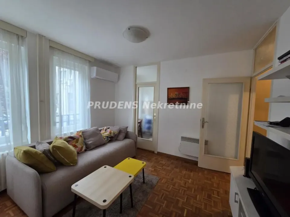 Prodaja, jednosoban stan, 36m², Vračar Sve Podlokacije, Beograd