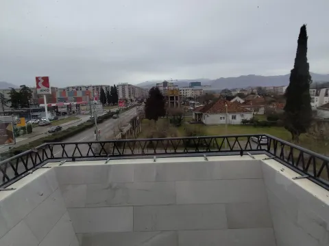 Izdavanje, dvosoban stan, 54m², City Kvart, Podgorica - image 15