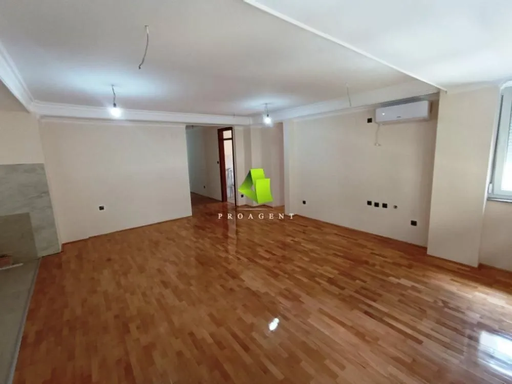 Prodaja, trosoban stan, 87m², Palilula, Niš