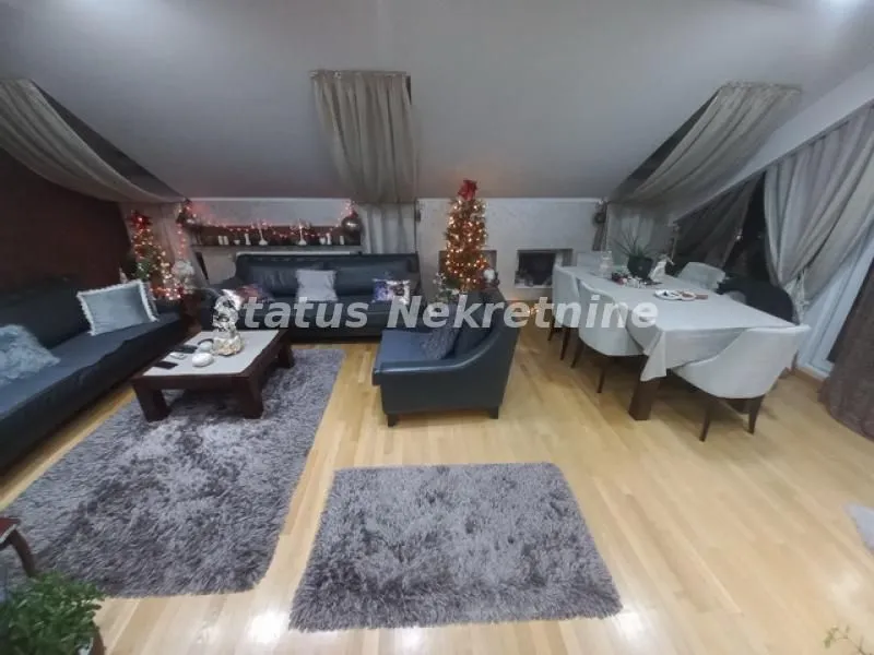 Prodaja, četvorosoban stan, 135m², Centar, Novi Sad
