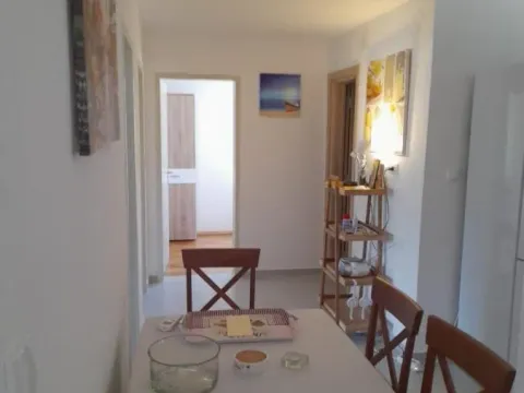 Prodaja, dvosoban stan, 66m², Centar, Tivat - image 2