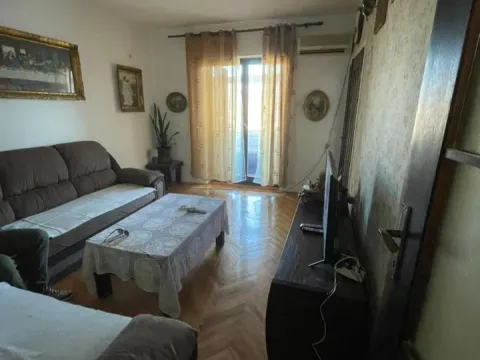 Prodaja, jednosoban stan, 61m², Stari Aerodrom, Podgorica - image 2