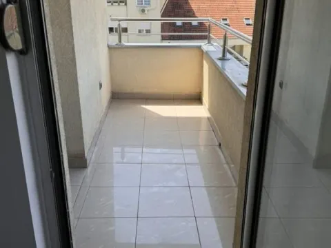 Prodaja, trosoban stan, 74m², Centar, Novi Sad - image 10