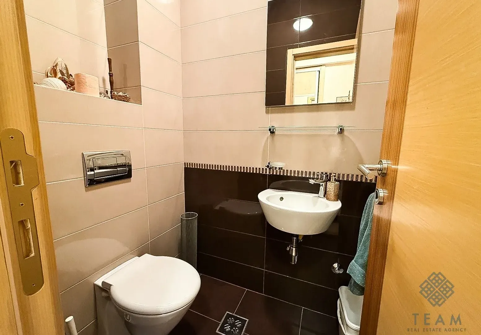 Izdavanje, dvosoban stan, 65m², Blok 6, Podgorica