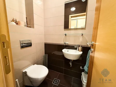 Izdavanje, dvosoban stan, 65m², Blok 6, Podgorica - image 11