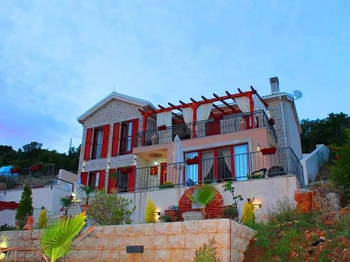 Sale, house, 220m², Krimovica, Kotor