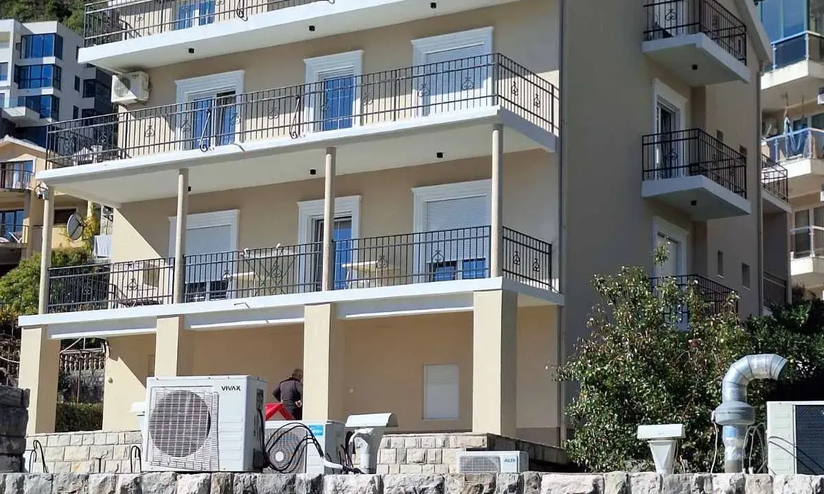 Rent, three bedroom apartment, 120m², Bečići, Budva
