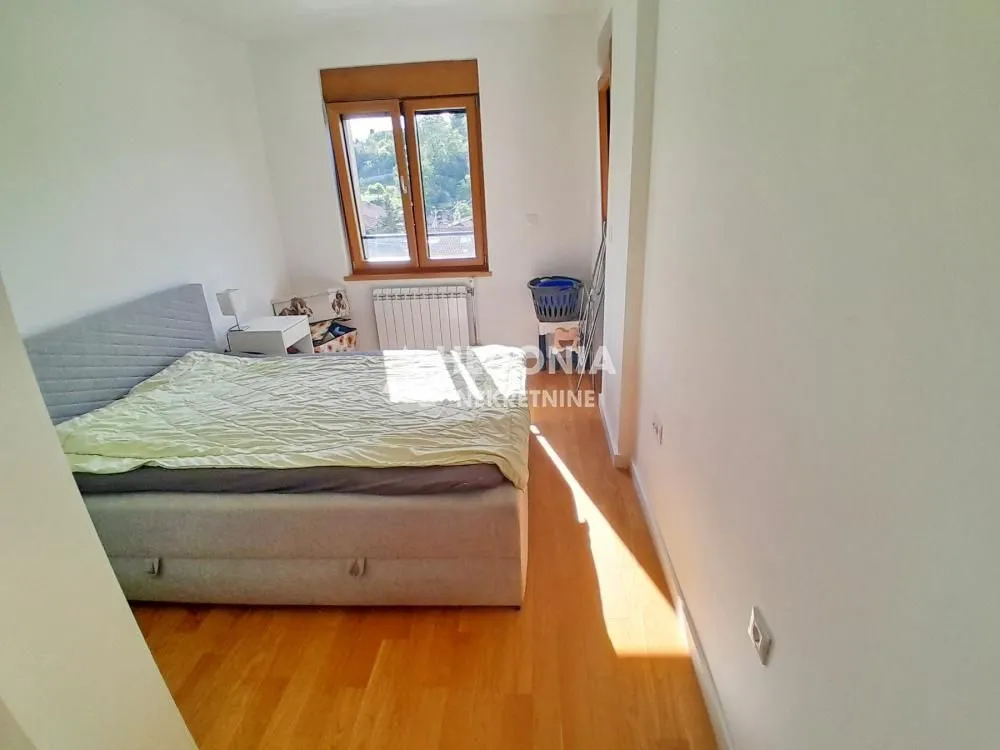 Prodaja, trosoban stan, 70m², Zemun Sve Podlokacije, Beograd