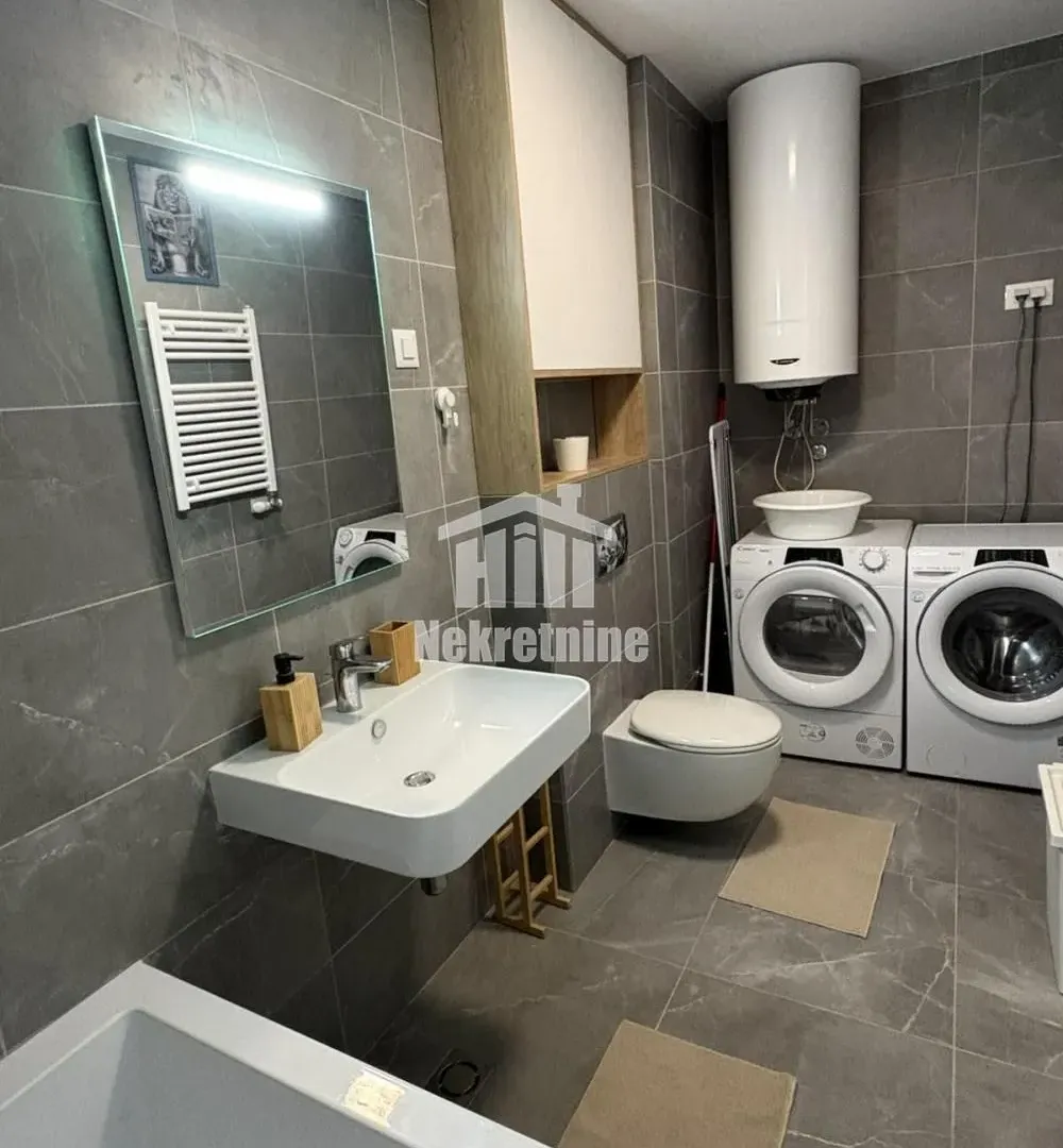 Prodaja, trosoban stan, 78m², Novi Beograd Blok 65, Novi Beograd Sve Podlokacije