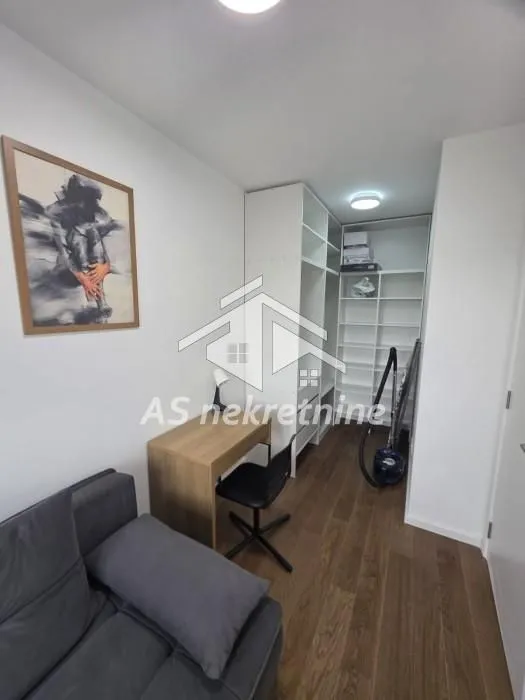 Izdavanje, stan, 40m², Hala Pionir, Palilula Sve Podlokacije