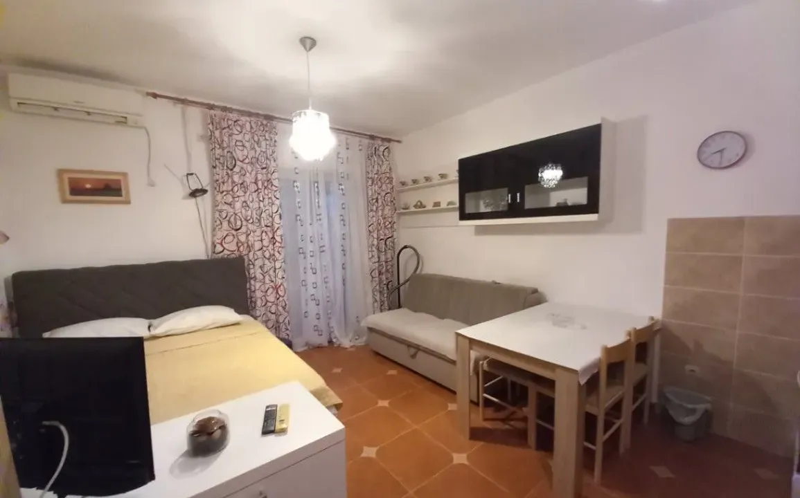 Izdavanje, garsonjera, 30m², Rozino, Budva
