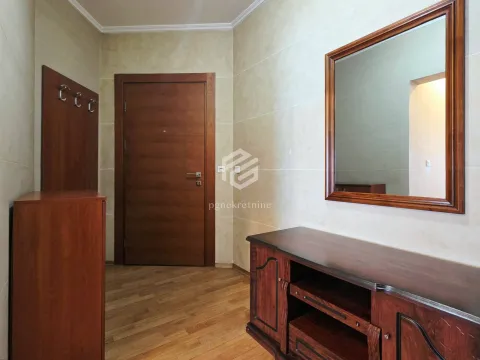 Rent, one bedroom apartment, 53m², Centar, Podgorica - image 16