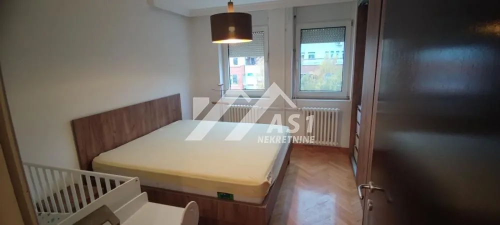 Izdavanje, trosoban stan, 80m², Novi Sad Sve Podlokacije, Novi Sad