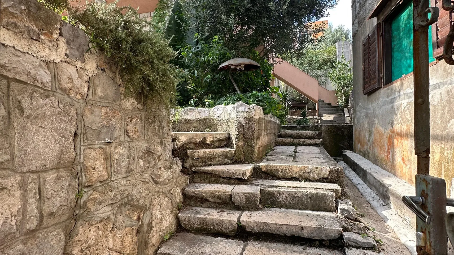 Izdavanje, kuća, 180m², Krašići, Tivat