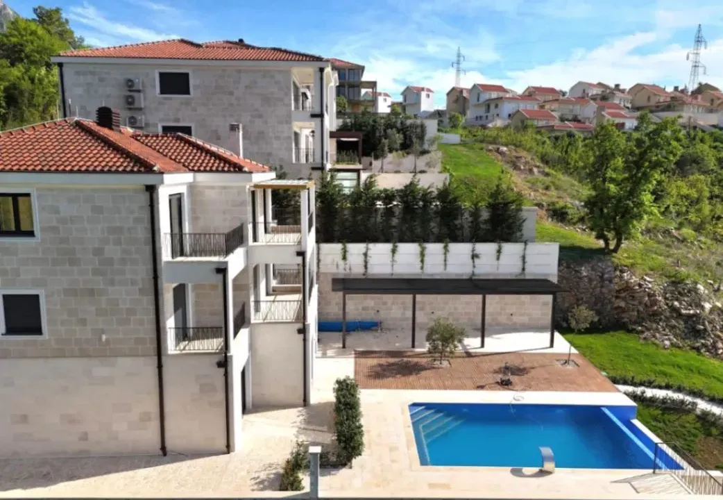 Prodaja, kuća, 450m², Blizikuće, Budva