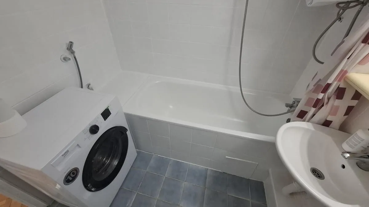 Izdavanje, jednosoban stan, 35m², Bulevar Oslobodjenja, Novi Sad Sve Podlokacije