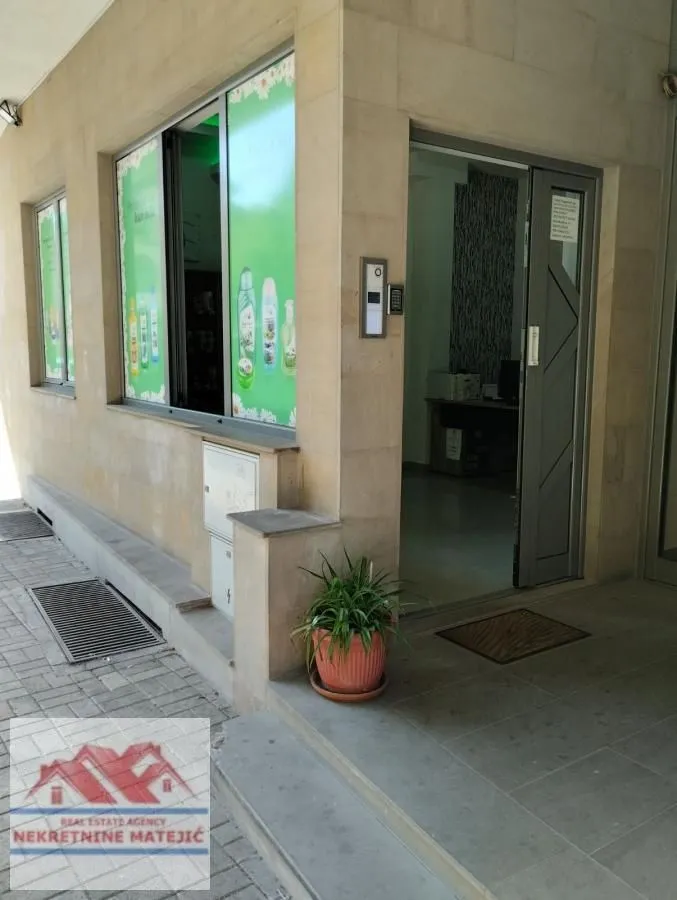 Rent, office space, 43m², Centar, Kragujevac