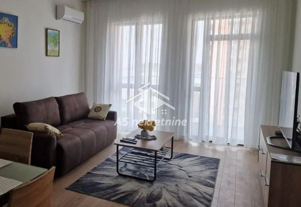 Izdavanje, četvorosoban stan, 112m², Savski Venac, Beograd