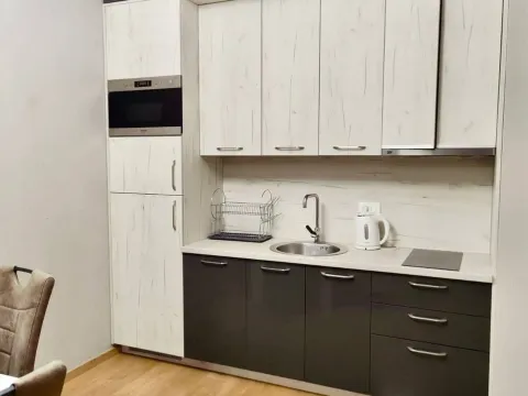 Izdavanje, jednosoban stan, 53m², Centar, Budva - image 9