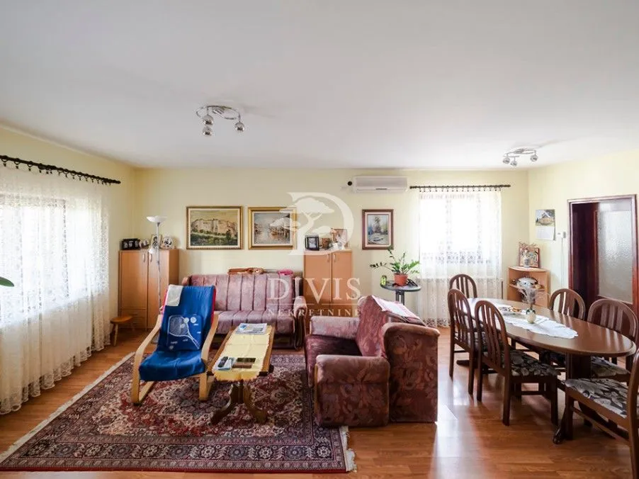 Sale, house, 358m², Zemun Sve Podlokacije, Beograd