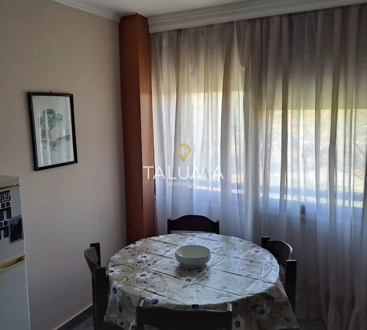 Rent, one bedroom apartment, 50m², Blok 5, Podgorica