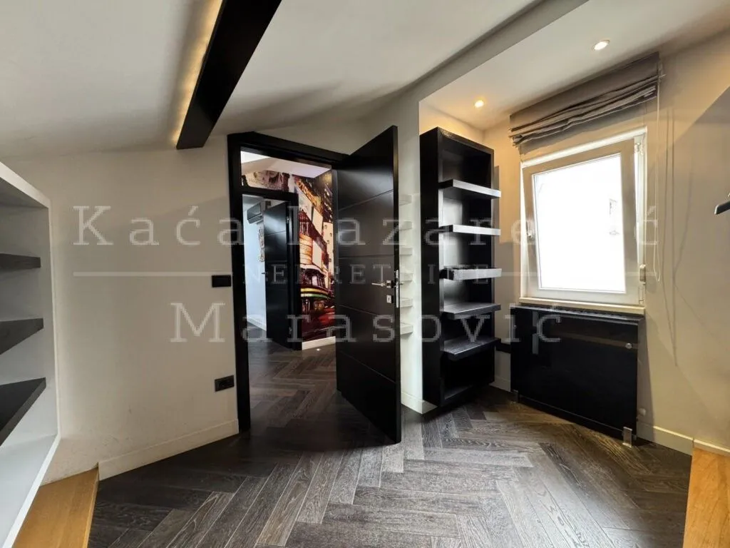Prodaja, trosoban stan, 117m², Crveni Krst, Beograd