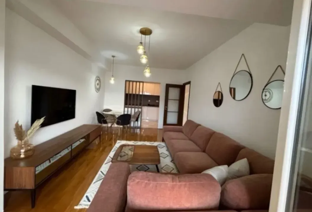 Izdavanje, jednosoban stan, 78m², City Kvart, Podgorica