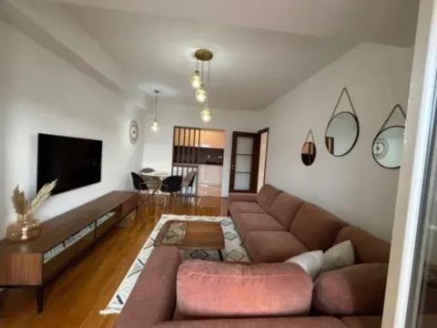 Izdavanje, jednosoban stan, 78m², City Kvart, Podgorica