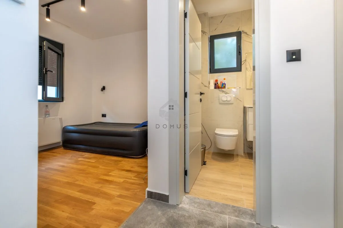 Izdavanje, kuća, 180m², Donja Gorica, Podgorica