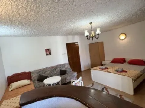 Izdavanje, jednosoban stan, 40m², Šušanj, Bar - image 3