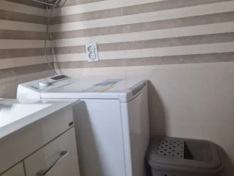 Izdavanje, jednosoban stan, 25m², Kalimanj, Tivat - image 11