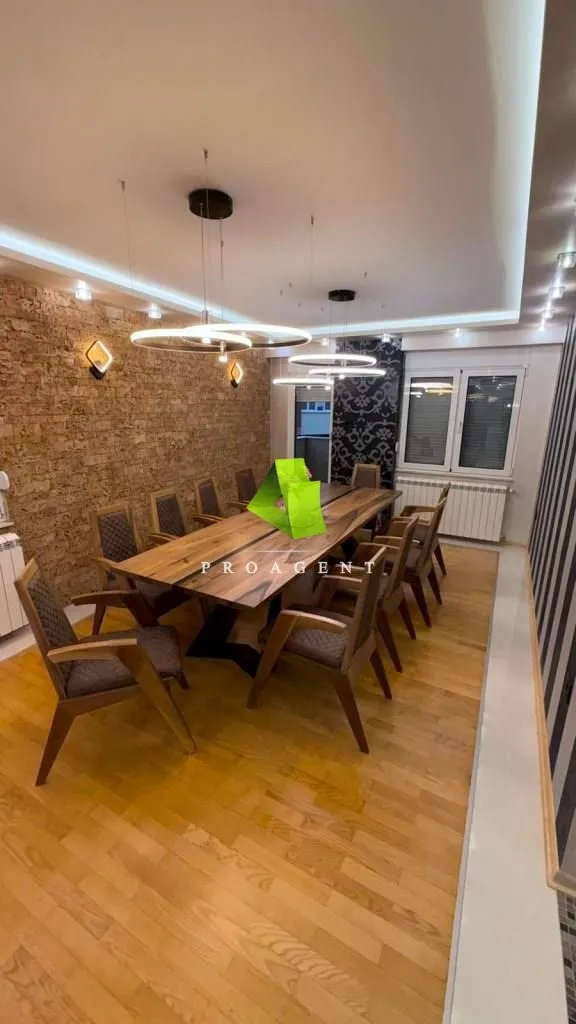 Sale, four bedroom apartment, 156m², Palilula, Niš