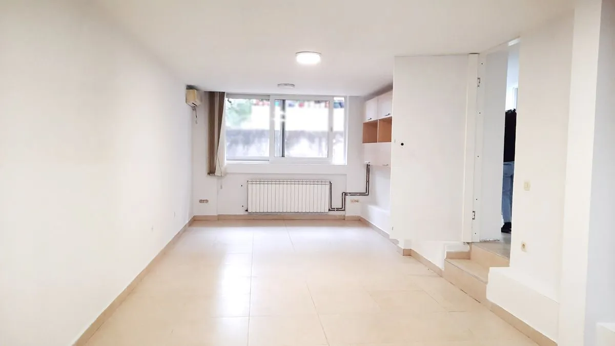 Rent, office space, 150m², Autokomanda, Voždovac Sve Podlokacije