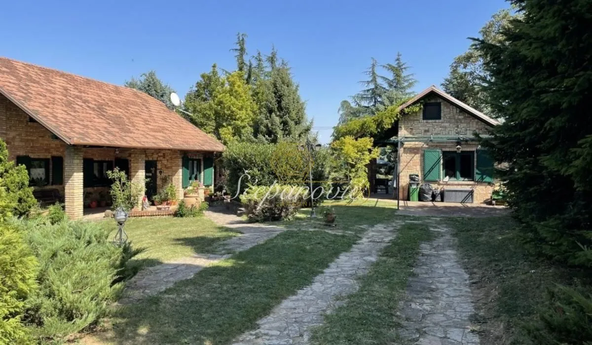 Prodaja, kuća, 202m², Sremska Kamenica, Petrovaradin