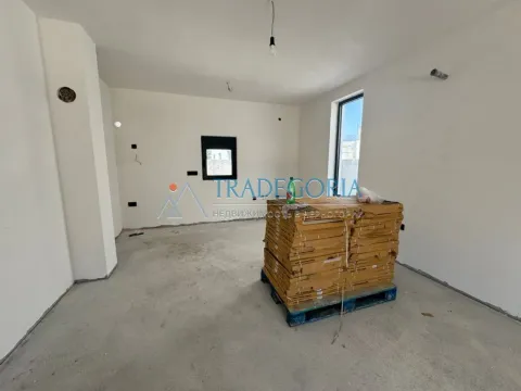 Prodaja, kuća, 235m², Bar, Crna Gora - image 14