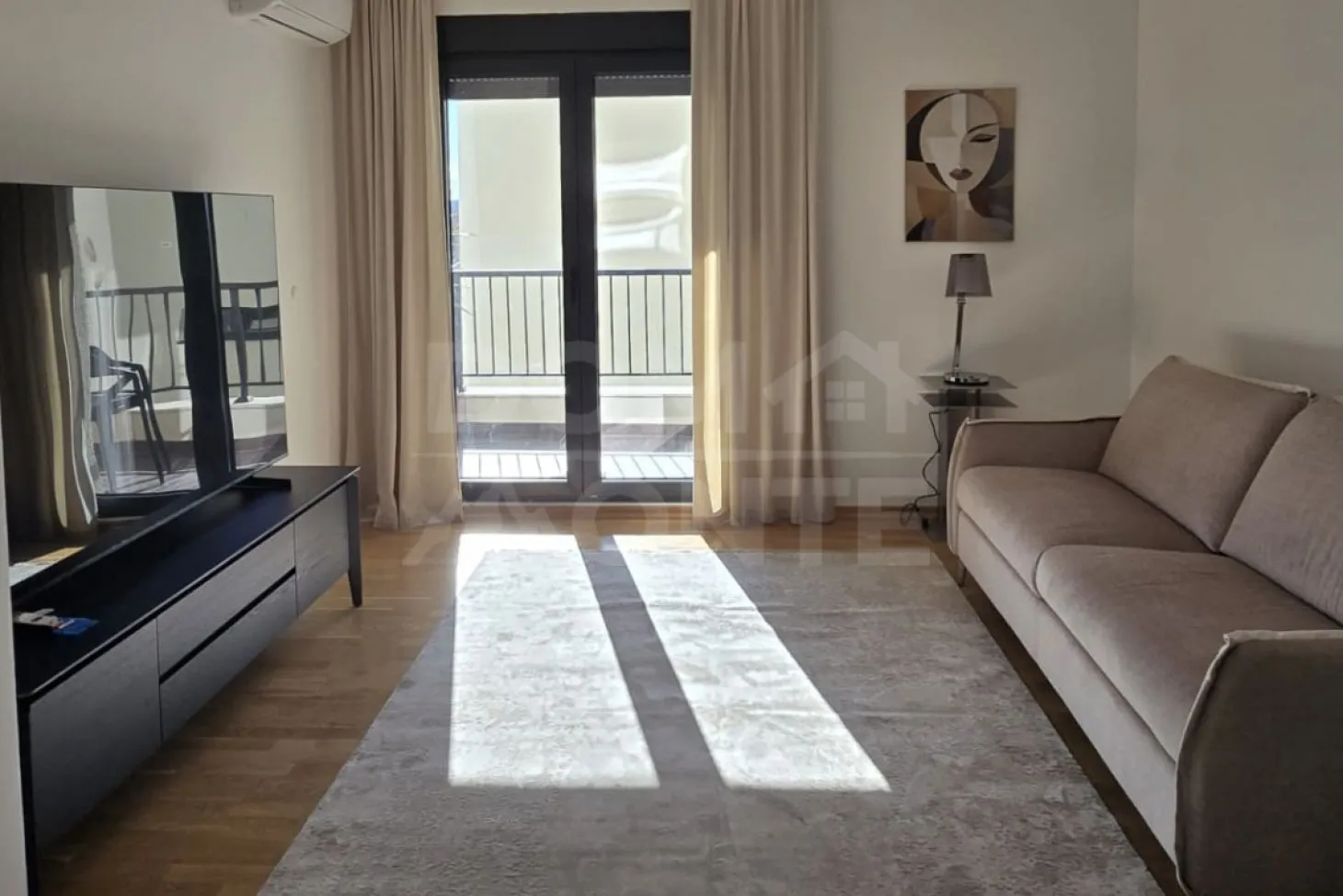 Izdavanje, dvosoban stan, 61m², Pod Kuk, Tivat