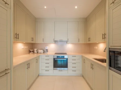 Izdavanje, dvosoban stan, 148m², Porto Montenegro, Tivat - image 6