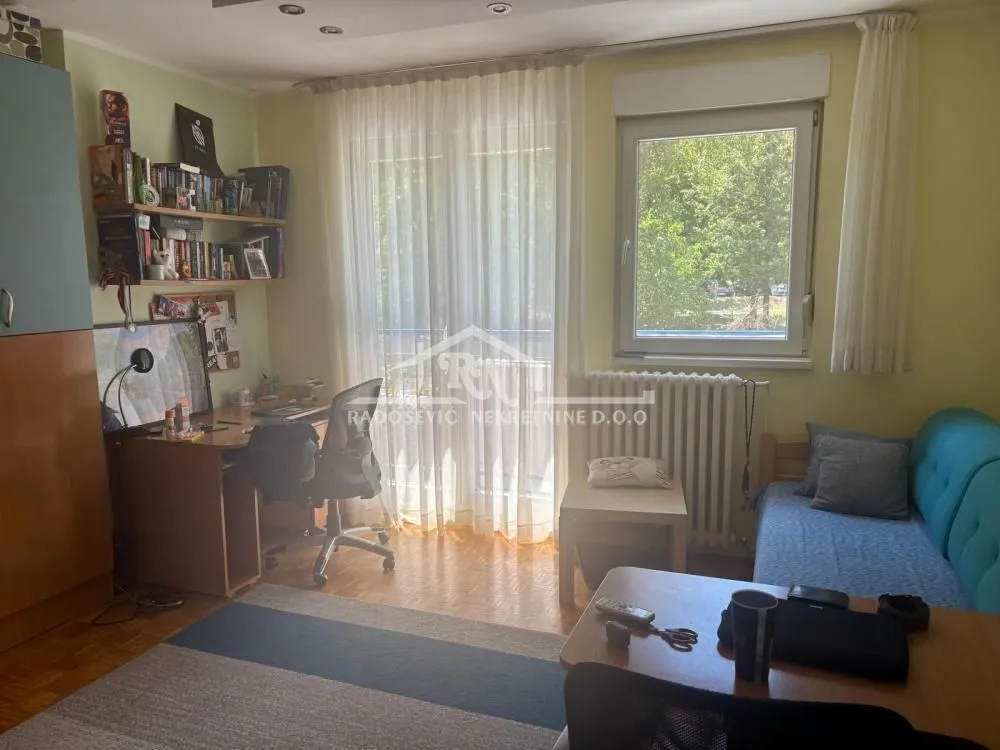 Prodaja, trosoban stan, 100m², Labudovo Brdo, Beograd