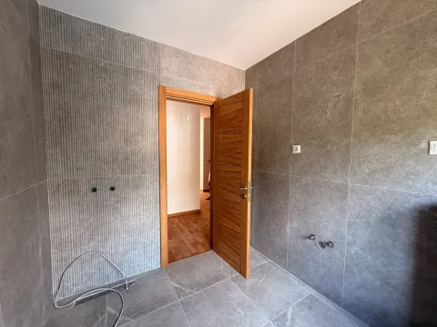 Sale, two bedroom apartment, 64m², Bečići, Budva - image 10