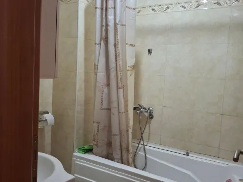 Izdavanje, dvosoban stan, 55m², Stari Aerodrom, Podgorica - image 11