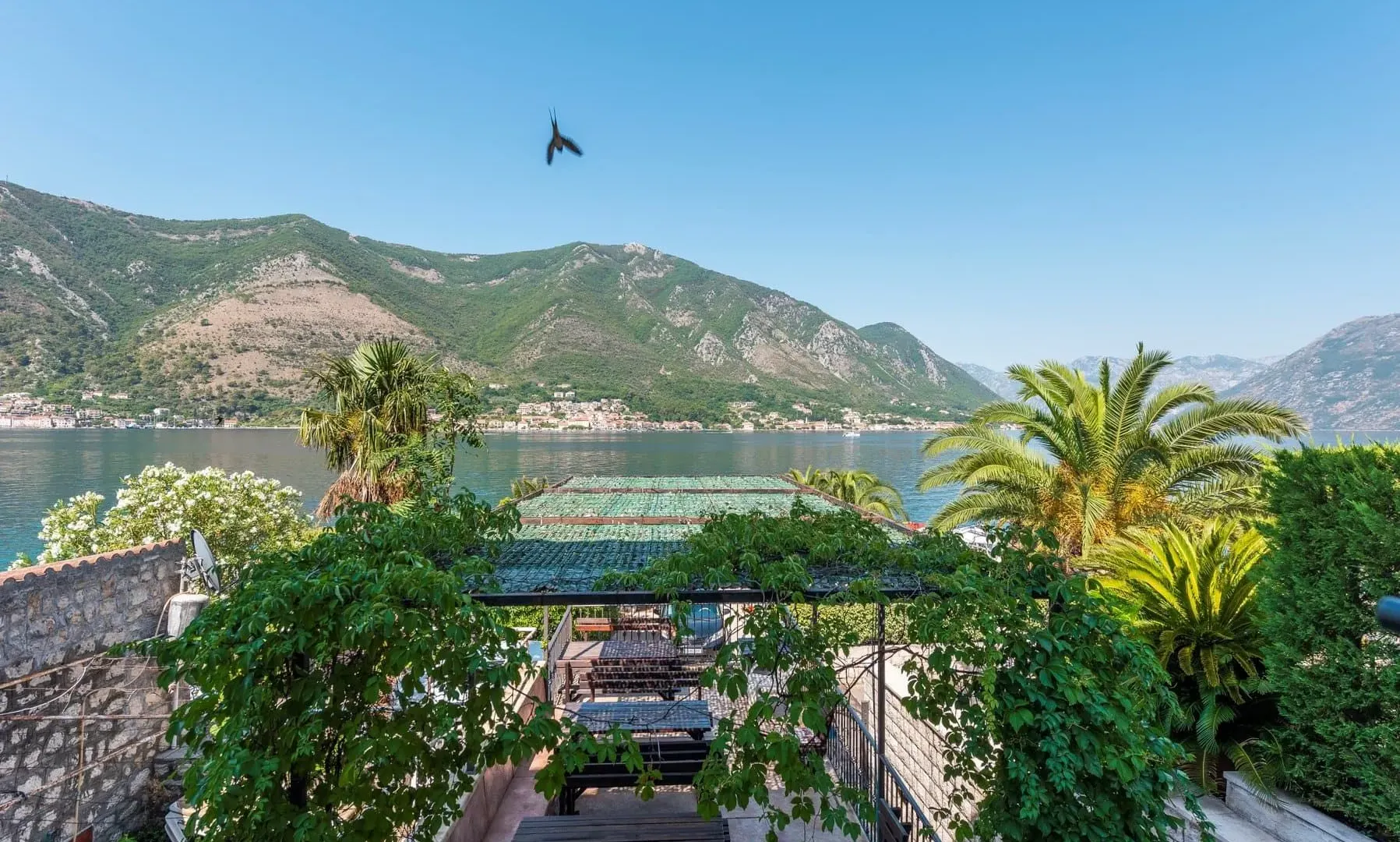 Sale, house, 400m², Dobrota, Kotor