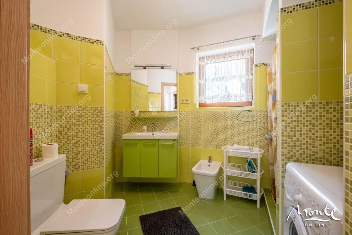 Prodaja, dvosoban stan, 87m², Orahovac, Kotor