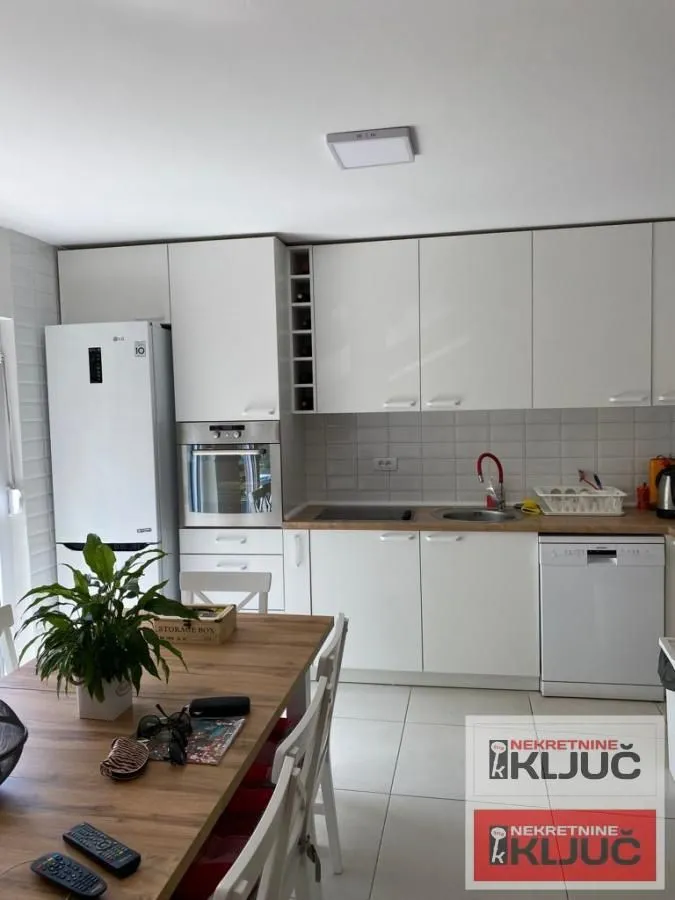 Sale, house, 154m², Beočin, Srbija