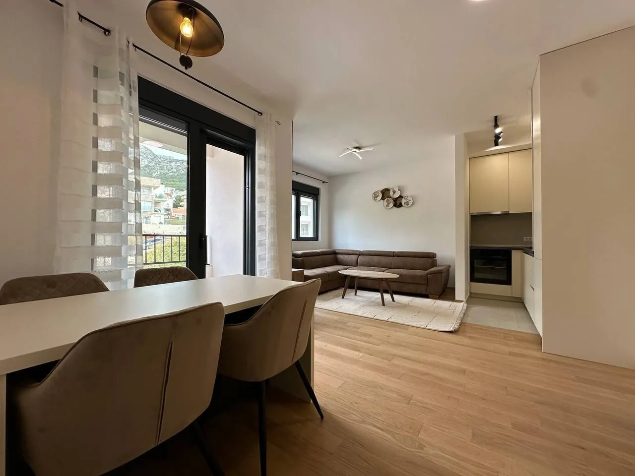 Rent, one bedroom apartment, 42m², Bečići, Budva