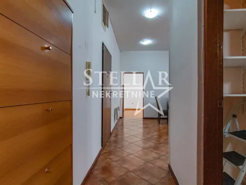 Izdavanje, poslovni prostor, 65m², Centar, Podgorica - image 6