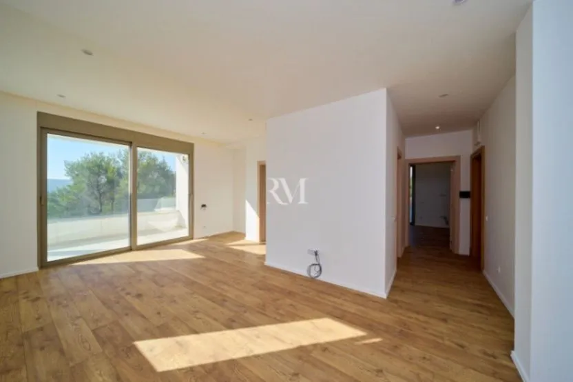 Prodaja, jednosoban stan, 111m², Mrčevac, Tivat