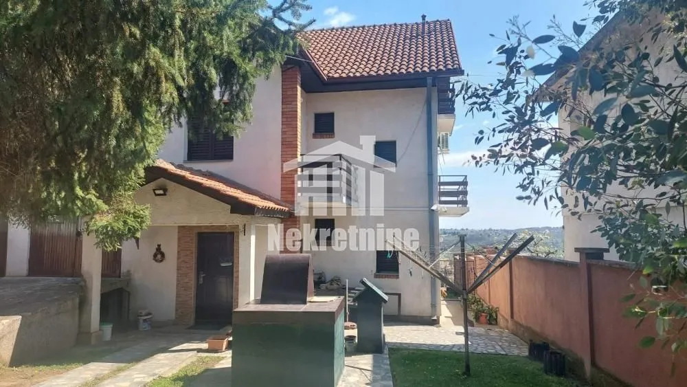 Prodaja, kuća, 250m², Voždovac Sve Podlokacije, Beograd