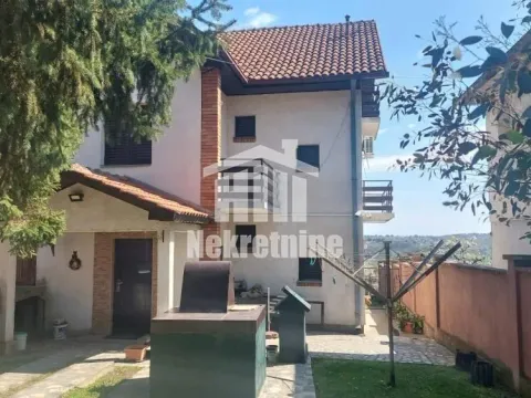 Kuća in Voždovac Sve Podlokacije