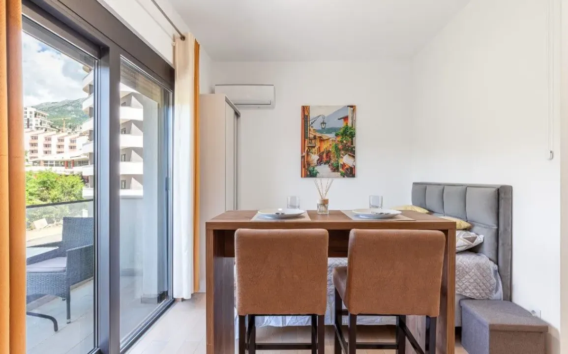 Rent, studio apartment, 25m², Bečići, Budva