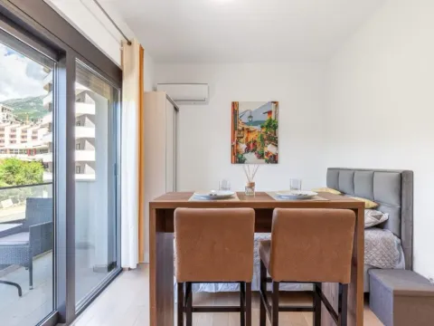 Rent, studio apartment, 25m², Bečići, Budva